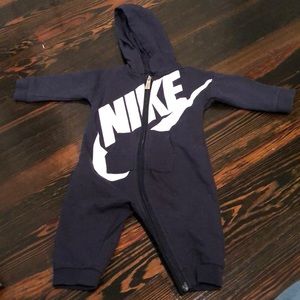 Nike zip up sweat suit